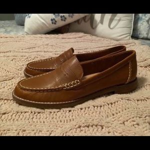 Sperry Womens Leather Loafer, size 6.5